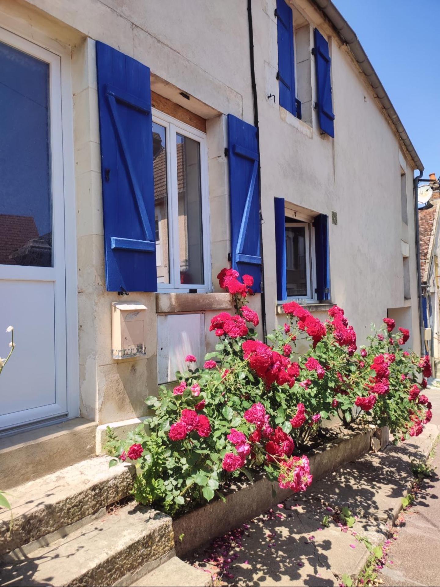 Gite En Plein Coeur Du Vignoble Chablisien Courgis Luaran gambar